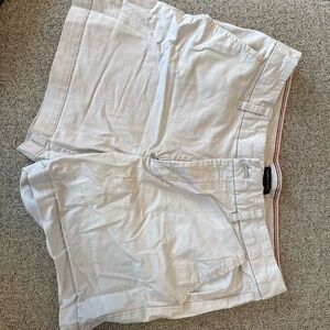 Tommy Hilfiger Women's Light Gray Shorts